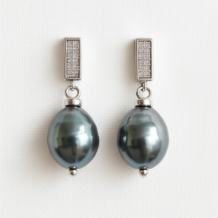 Majorca Pearl Drop Earrings – Light & Dark